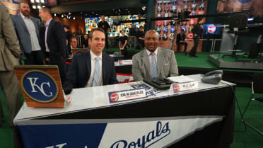 Bo Jackson Guns Down Harold Reynolds - College and Magnolia