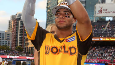 Red Sox prospect Yoan Moncada named MVP of All-Star Futures game