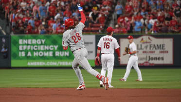 Alec Bohm takes Wainwright deep AGAIN for his first career multi-homerun  game : r/baseball