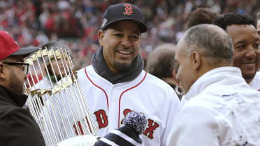 Man wearing Red Sox hat fails to recognize Manny Ramirez in viral TikTok  video