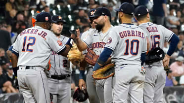 St. Petersburg, FL USA; Houston Astros starting pitcher Jose Urquidy (65)  delivers a pitch in the first inning during an MLB game against the Tampa  Ba Stock Photo - Alamy
