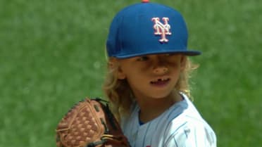 Ashtin Gerberg goes viral as mini Noah Syndergaard