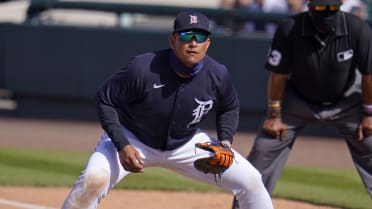 Detroit Tigers: Pros and cons of Miguel Cabrera playing first base