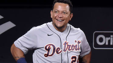 Very emotional': Blue Jays' top prospect meets idol Miguel Cabrera