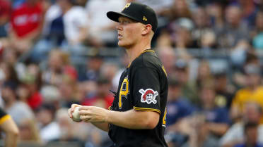 Pirates' Keller exits against Red Sox with shoulder fatigue