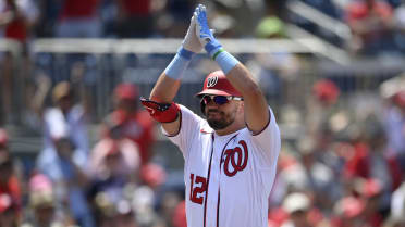 Kyle Schwarber hits two homers as Mets fall to Nationals