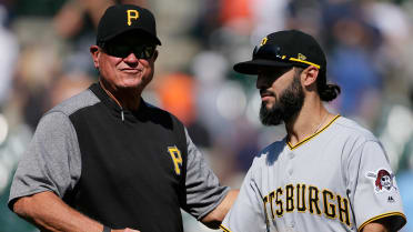 Signed Clint Hurdle Picture - Pirates Arguing 8x10 W coa