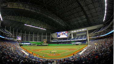 Marlins Park hosts nine-hole golf course this weekend