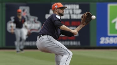 A glove affair: Tigers' Mercer just can't quit his 10-year-old