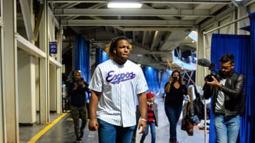 Vlad Guerrero Jr. wears father's Expos jersey to debut