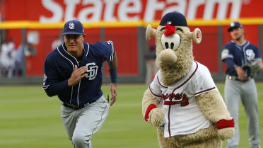 The Braves' mascot, Blooper, tried to mess with the Mets, but it
