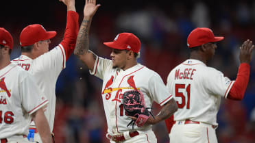 Cardinals Beat Rain and Giants for 2-1 Lead in N.L.C.S. - The New