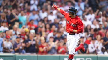 Mookie Betts's 3 Homers Lead Another Red Sox Demolition of the Yankees -  The New York Times