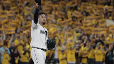 Seattle Mariners' ace Felix Hernandez gets blasted, Boston Red Sox roll  22-10 