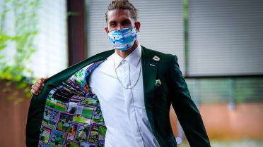 Bryce Harper wears incredible baby blue suit with Philly skyline