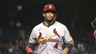 Yadier Molina wins it in 10th, as Cardinals top Braves to force