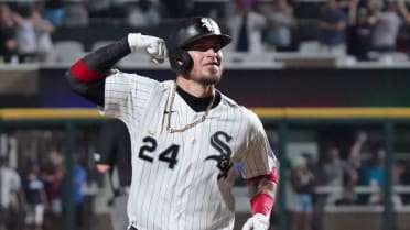 Grandal 8 RBIs in return from IL, White Sox beat Cubs 17-13