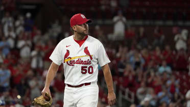 Adam Wainwright was the ultimate dad when his son took over his post-game  press conference 