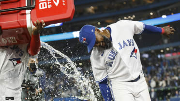 Jays' comeback win over Tigers salvages stay in Motown