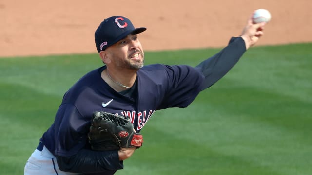 Cleveland Indians relief pitchers 'Ll Paisa' Oliver Perez, 'Spin