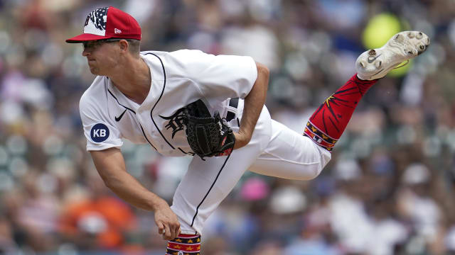 Hill has historically sharp debut in DH sweep