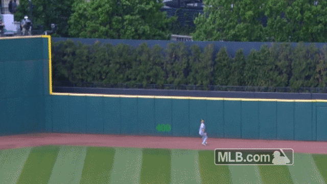 Kevin Kiermaier ends game with homer-robbing catch