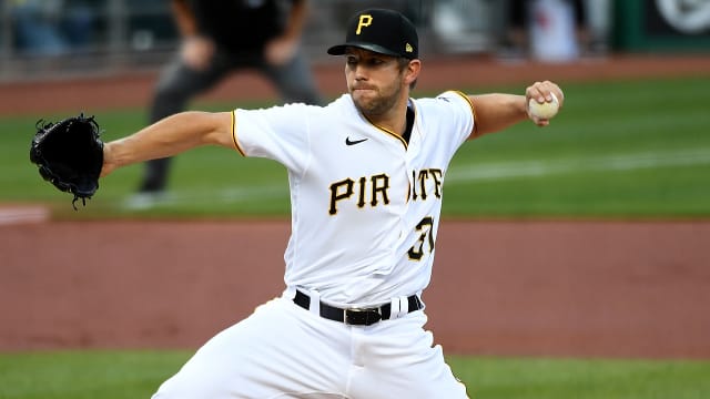 Pirates over .500 with win over Royals