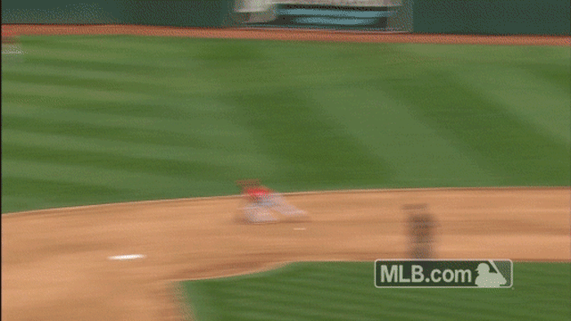 Phillips goes behind-the-back