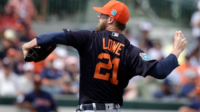 Tigers release relief pitcher Mark Lowe