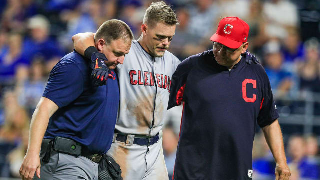 José Ramírez exits Cleveland Indians game vs. Pittsburgh after getting hit  by pitch 