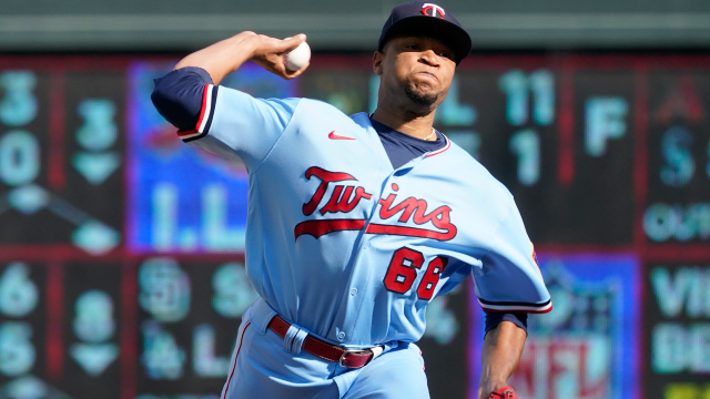 Twins bring back baby blue uniforms