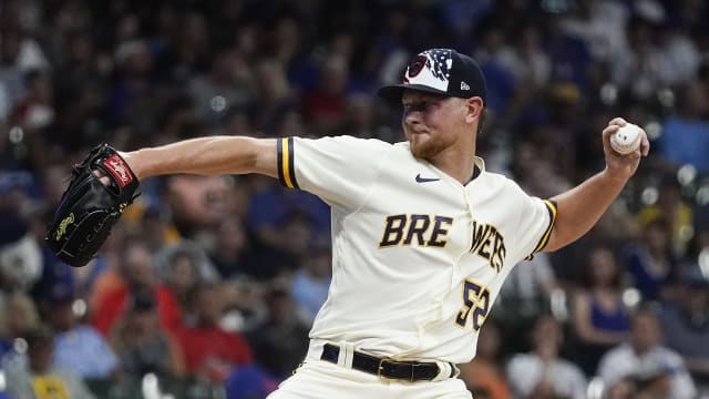 Anthony Rizzo threw two pitches to record an out in his MLB pitching debut