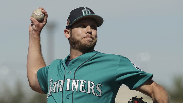 Seattle signs Charlie Furbush, Evan Scribner