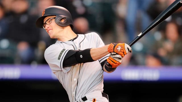 MLB: San Francisco Giants fan waiting for foul ball accidentally picks up  fair ball, embarrasses girlfriend, booed out of the stadium