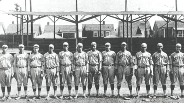 Baseball by candlelight: The Detroit Stars and a history making game