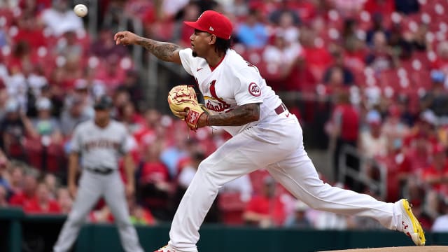 How Carlos Martinez's hair affects his pitching - Viva El Birdos