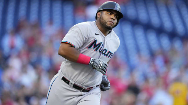 Jesús Aguilar makes sparkling play in cameo at third base