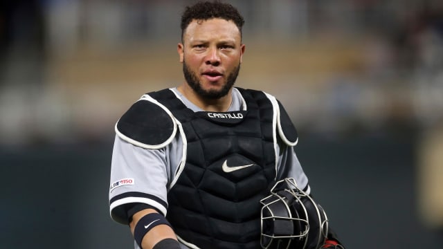Welington Castillo, Nationals agree to deal (source)