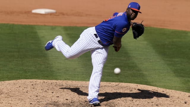 Arodys Vizcaíno Minor League deal with Royals