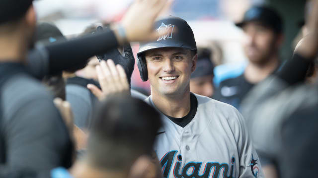 Joe Panik homers, drives in go-ahead run in Marlins debut