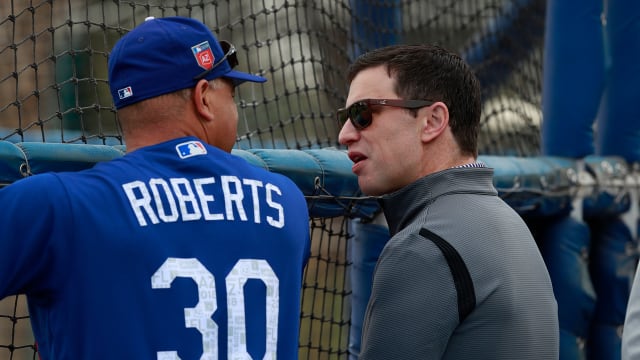Dodgers agree with 7, avoid arbitration