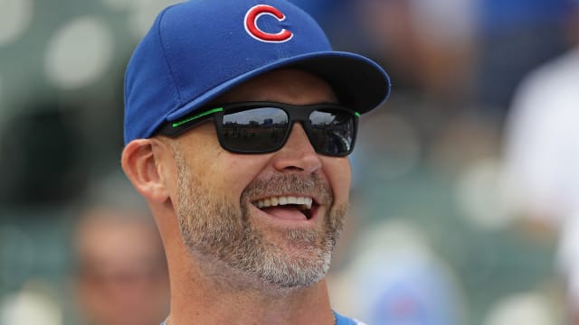 On his dad's 41st birthday, David Ross' son entertained the Cubs with some jokes