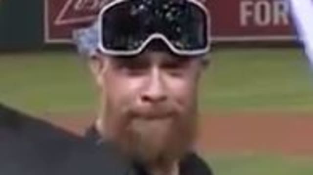 Sean Doolittle stops interview with lightsaber