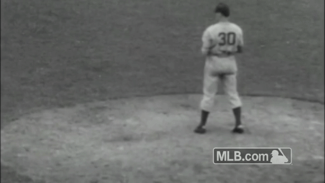 Ted Williams throws out first pitch in '92 ASG 