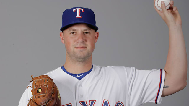 Rangers trade lefty Andrew Faulkner to Orioles