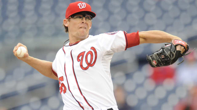 Glasses a fit for D-backs Clippard, Shipley