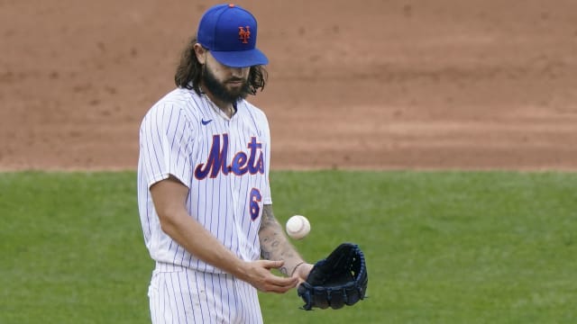 Noah Syndergaard threw himself (and seeds and baby powder) into Robert  Gsellman's interview