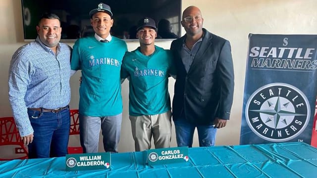 Mariners add 8 more int'l players to fold