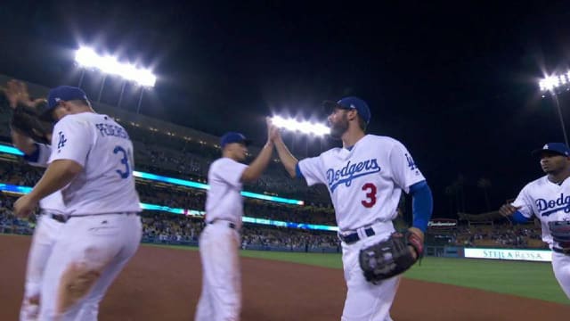 Dodgers Josh Ravin earns first big league save