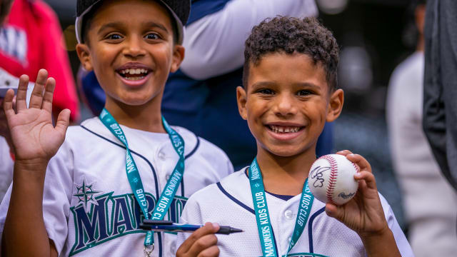 Exploring T-Mobile Park with Kids: Mariners Baseball Fun • That Sounds  Awesome